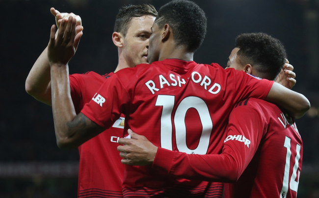 手不相上下 手不相上下